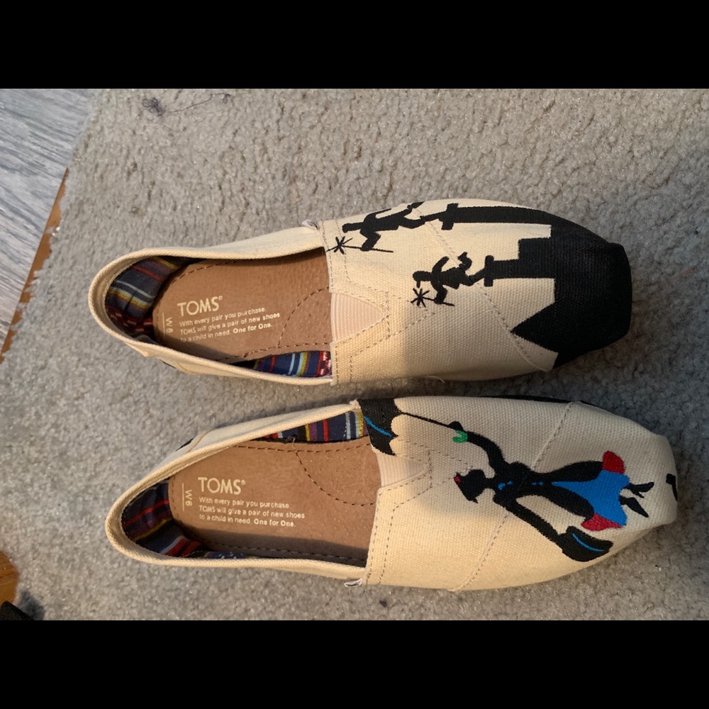 NWOT Toms Mary Poppins size 6